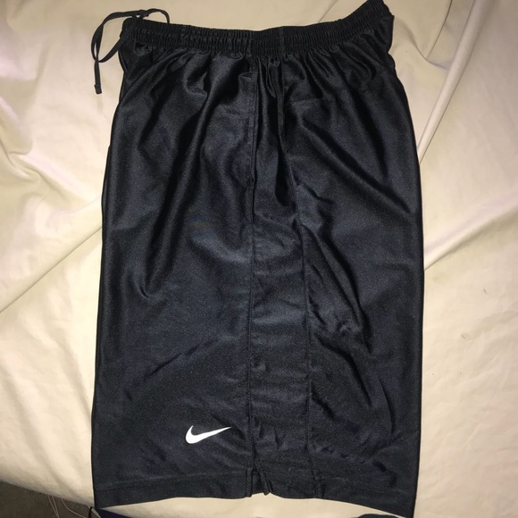 black nike shorts with pockets